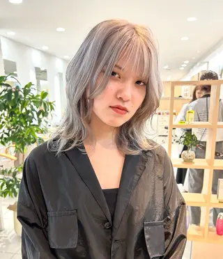 セミロング カラー 🍀透明感抜群🍀/ ハイトーンカラーのヘアスタイル