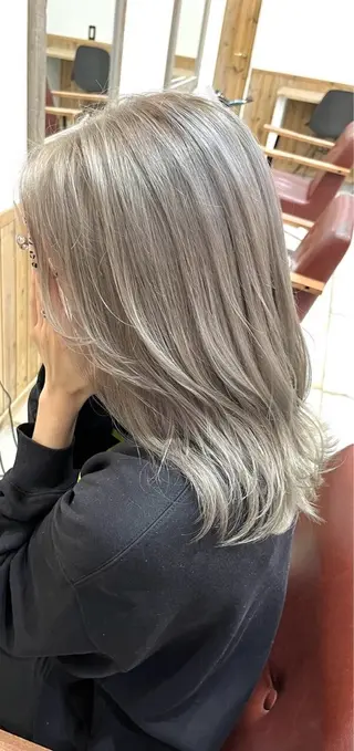 セミロング カラー hair design NORM所属・吉田裕太/ハイライト ダブルカラーのヘアスタイル