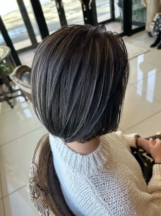 カラー 小林 亜紀のヘアスタイル