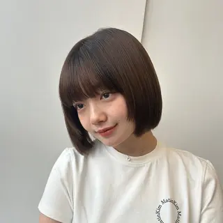 ショート カラー レイヤー/ボブ/透明 感カラー/佐藤奈由のヘアスタイル