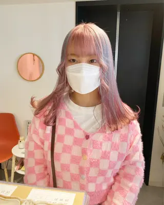 セミロング デザイン🥇複雑履歴 ハイトーン特化のヘアスタイル