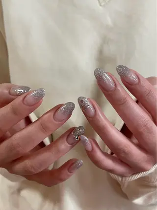 ネイル ネイルサロンエーナイン西友西町店所属・山崎 莉菜のネイルデザイン