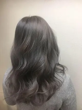 カラー 工藤 綾華のヘアスタイル