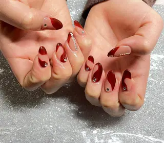 ネイル VIERU 🌈🎀💖のネイルデザイン