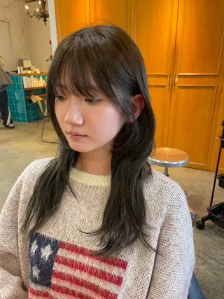 ミディアム カラー RIN／韓国ヘア レイヤーカットのヘアスタイル