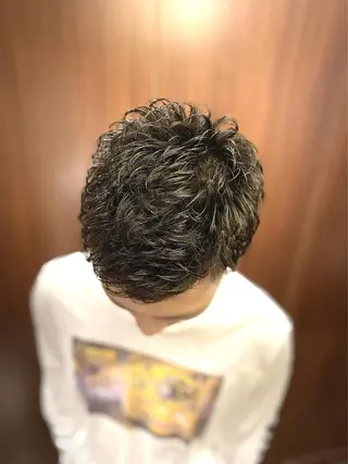 ショート パーマ メンズ 山田 哲平のヘアスタイル