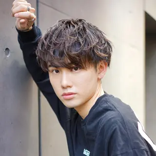 カラー パーマ メンズ スパイラル波巻き パーマ井本汰壱のヘアスタイル