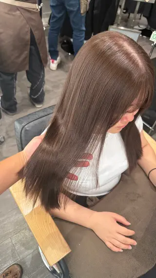 セミロング カラー 艶髪レイヤー上田 紗也🇰🇷💗のヘアスタイル