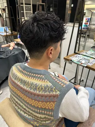 ショート パーマ メンズ 髪質改善AUSTIN登戸所属・ICHIKA/暖色 カラー / Wカラーのヘアスタイル