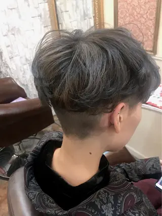 ショート カラー オーストヘアー ミコ所属・岩谷/ブリーチ 🫧透明感カラーのヘアスタイル