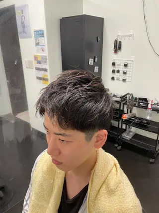 メンズ ゼロスバーバーショップ所属・パーマ特化 三浦楓雅のヘアスタイル