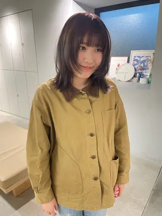 ミディアム カラー MIU/ルーツカラー 顔まわりレイヤーのヘアスタイル