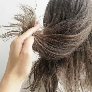 ミディアム カラー ヘアアレンジ iplus✴ まつげ、眉毛、耳つぼのマツエク・マツパデザイン