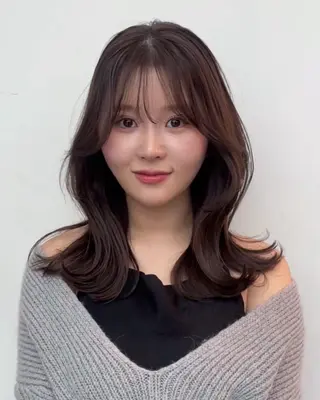 ミディアム カラー レイヤー/ブリーチ ♥️【木坂 桃歌】のヘアスタイル