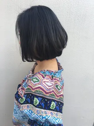 ミディアム カラー THE DAY所属・AKI HASHIMOTOのヘアスタイル