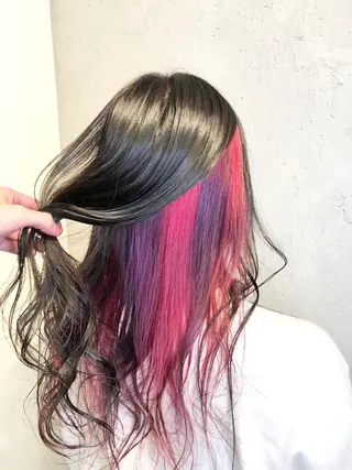 ロング カラー ヘアアレンジ ｲﾝﾅｰｶﾗｰ屋さん 🫧伊藤拓実のヘアスタイル