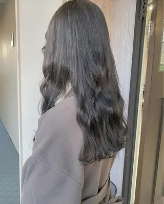 セミロング カラー GiseL アンリのヘアスタイル