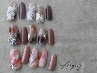 セミロング カラー ネイル Aayley(アイリー)Salon所属・Aayley アイリ―サロンのネイルデザイン