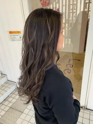 ロング 山内 聡史のヘアスタイル