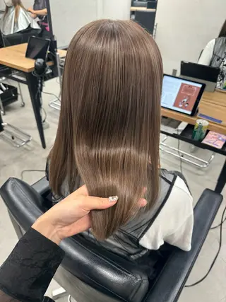 ミディアム カラー Rico / bob/グレージュのヘアスタイル