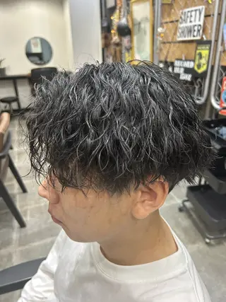 ショート メンズカット／パーマ 中 有晴のヘアスタイル