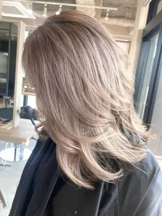 ミディアム カラー Lia所属・皆木 智晴のヘアスタイル