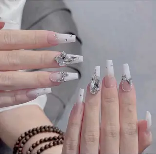 Akira Nailのネイルデザイン