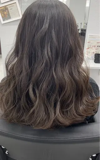 セミロング カラー ameet所属・ameet さくらのヘアスタイル