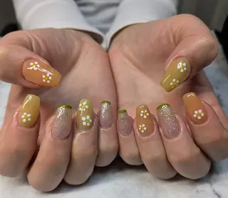 ネイル 三谷 さやかのネイルデザイン