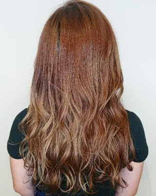 カラー ブリーチ/ヘアケア/ 艶髪/イギチハルのヘアスタイル
