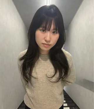 セミロング ハイトーン/ネイル カナコ🫧のヘアスタイル