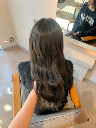 ロング CReO所属・伊勢崎/透明感カラー an~✴︎のヘアスタイル