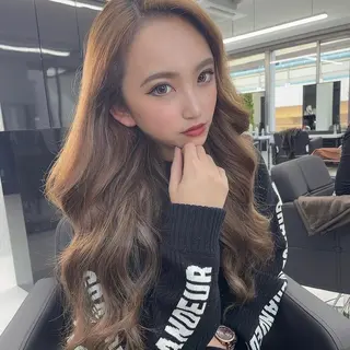 ロング カラー シールエクステ特化 ハイトーン、NANAのヘアスタイル