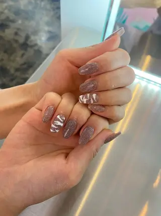 ネイル ♱˖⁺ 𝒎𝒐𝒑𝒊 ⁺のネイルデザイン