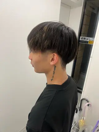 メンズ ユイ☆ハイトーン ☆ブリーチデザインのヘアスタイル