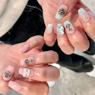 ミディアム m kaori𓃟のネイルデザイン