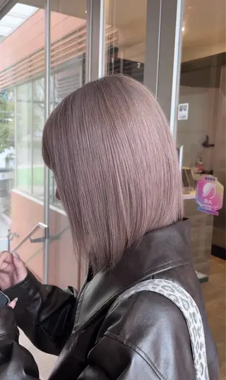 ミディアム カラー ブリーチ/髪質改善/ ハイトーン/暖色のヘアスタイル