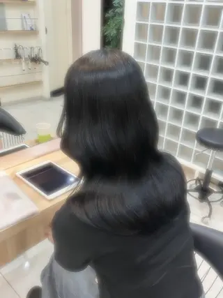 セミロング カラー 前髪/顔周り/透明感 艶カラーとどさんのヘアスタイル