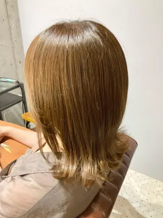 ミディアム カラー 山﨑 まなかのヘアスタイル