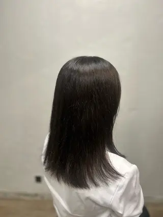 セミロング ヨシタニ ヒナタのヘアスタイル
