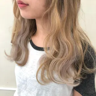 ミディアム カラー エクステ ハイトーン 💭黒崎ハルカのヘアスタイル