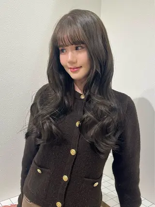 ロング カラー AMI🎀韓国ヘア 透明感カラーのヘアスタイル
