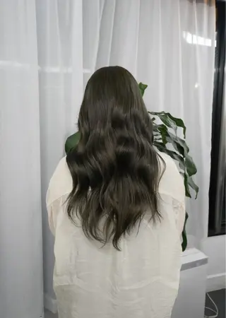 ロング カラー ヘアアレンジ モリ ナツルのヘアスタイル