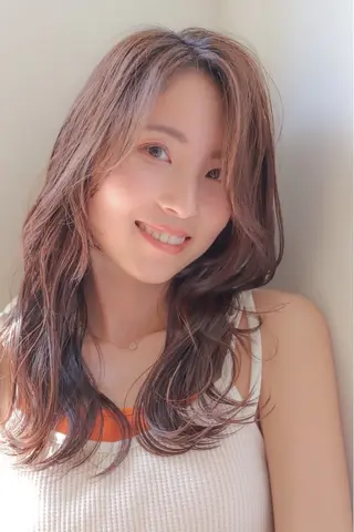 ロング カラー 小林 ゆめのヘアスタイル