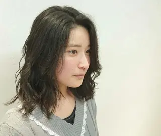 セミロング 透明感ハイライト◎ 伊藤夏海のヘアスタイル