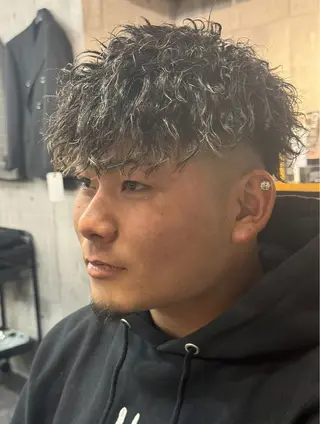 パーマ メンズ 三谷 仁のヘアスタイル