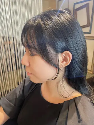 ミディアム ヤスザトアヤノ ／レイヤー／オリーブのヘアスタイル