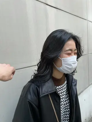 ロング カラー レイヤーカット 岩谷流星のヘアスタイル