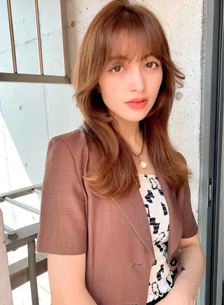 セミロング 大人可愛いレイヤー 大田のヘアスタイル