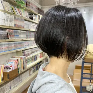 ショート 🌱小顔魅せカット 透明感カラー/泉綺のヘアスタイル